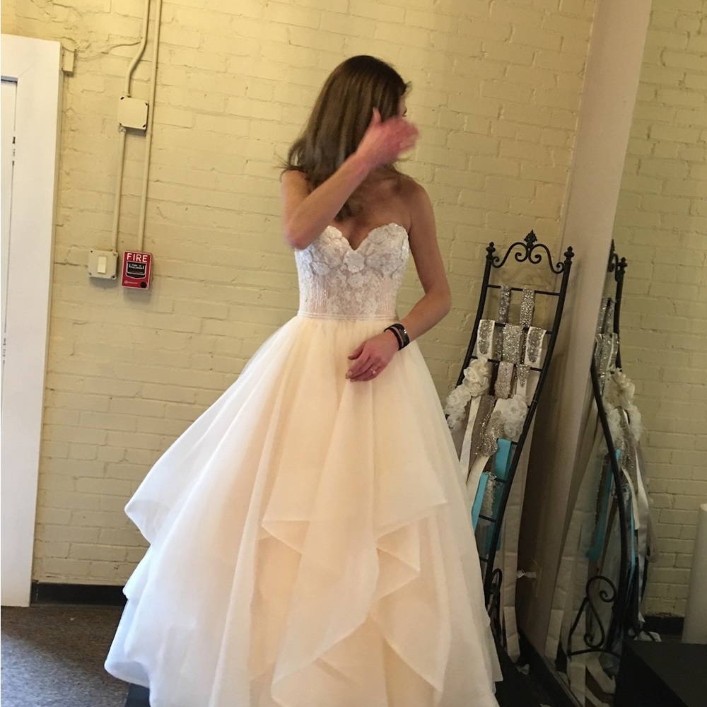 Elegant Cream Strapless Gown
